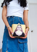 Load image into Gallery viewer, Gold Rani Clutch