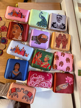 Load image into Gallery viewer, Mehndi Multiplied Clutch