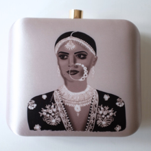 Load image into Gallery viewer, Silver Rani Clutch
